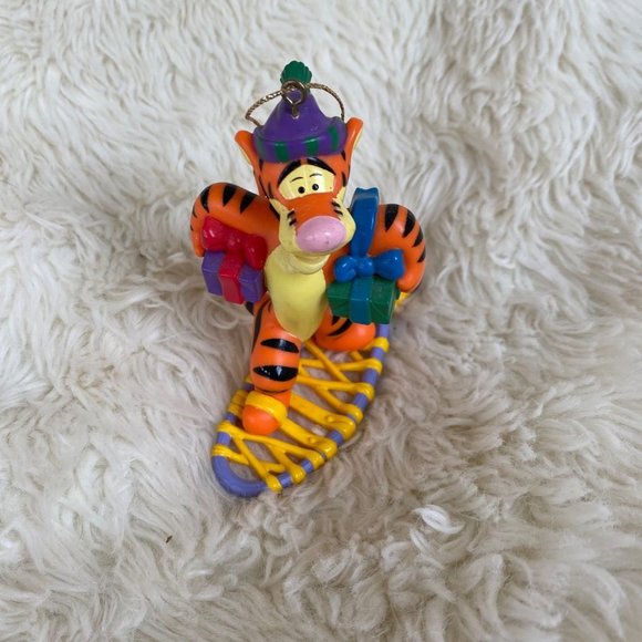 Vintage Disney Winnie The Pooh Tigger Christmas Tree Ornament Snowshoe Snowboard - Picture 9 of 12